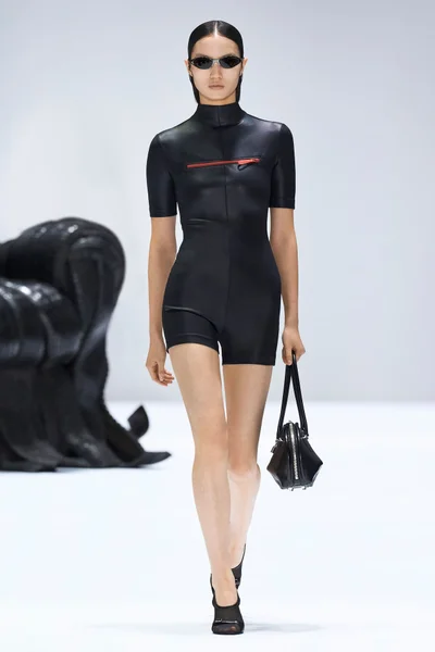 Look 4